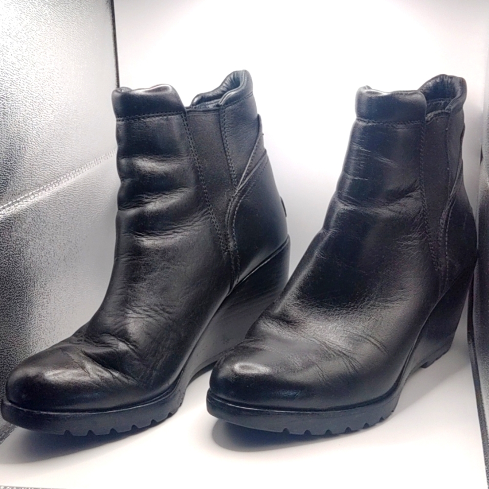 Black Sorel Wedge Boots